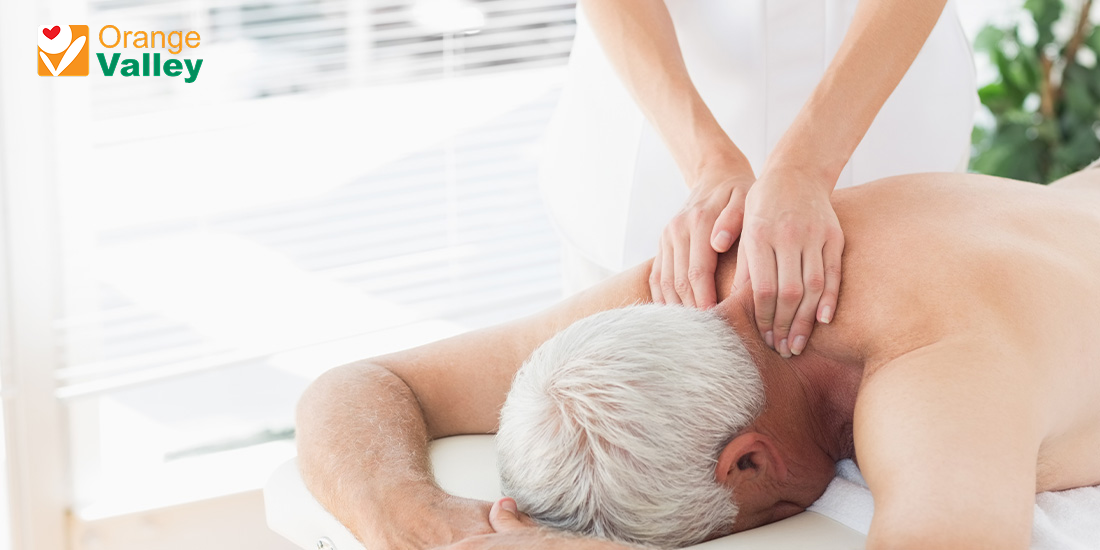 Therapeutic massage supporting senior muscle comfort and relaxation.